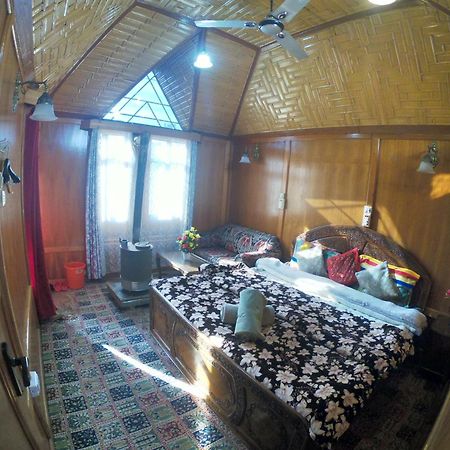 Goona Palace Houseboats Srīnagar Extérieur photo