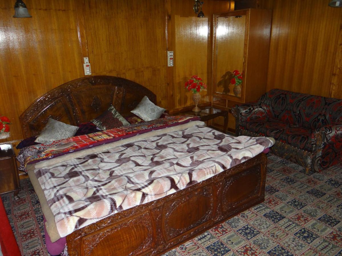 Goona Palace Houseboats Srīnagar Extérieur photo