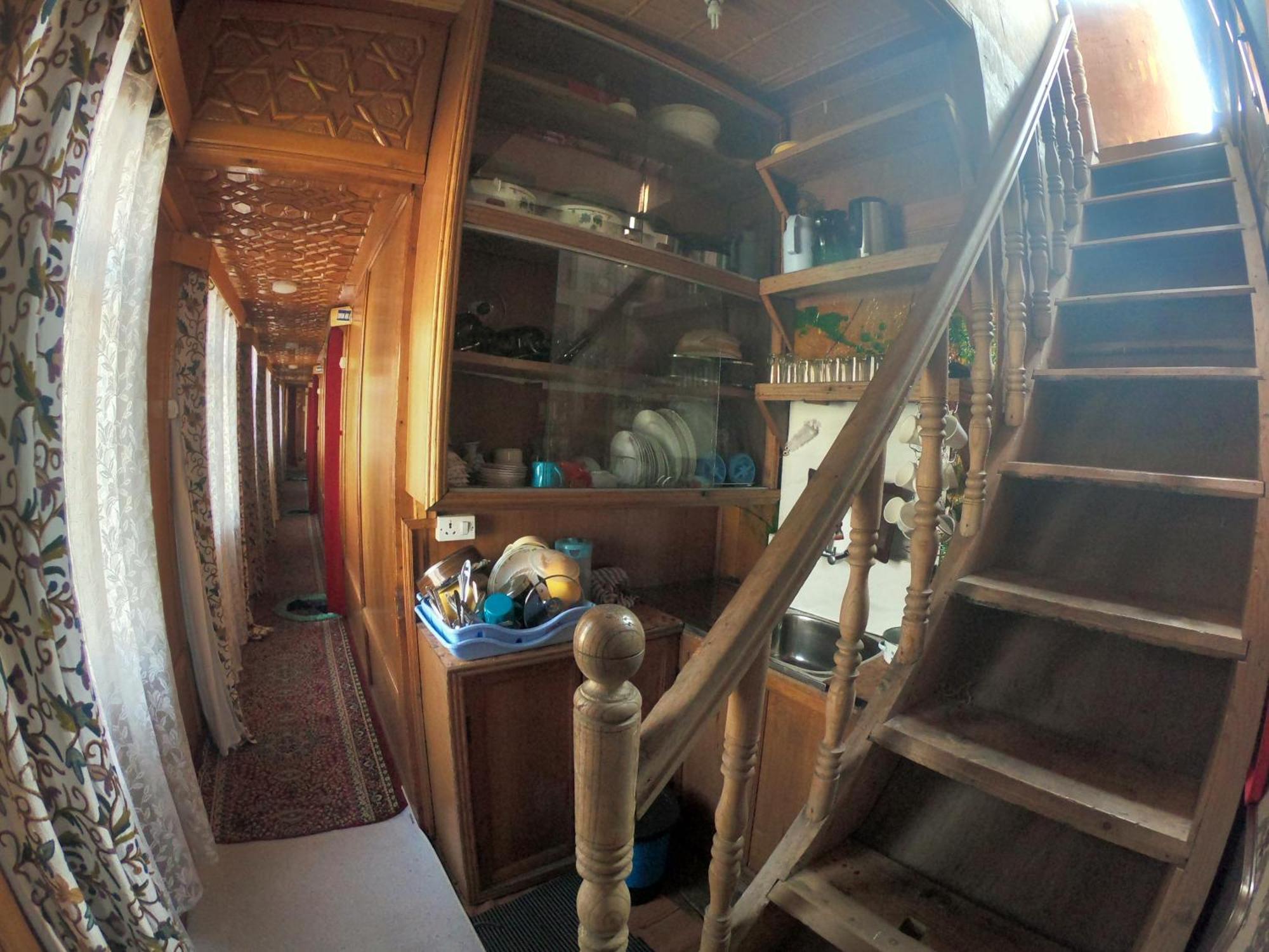 Goona Palace Houseboats Srīnagar Extérieur photo