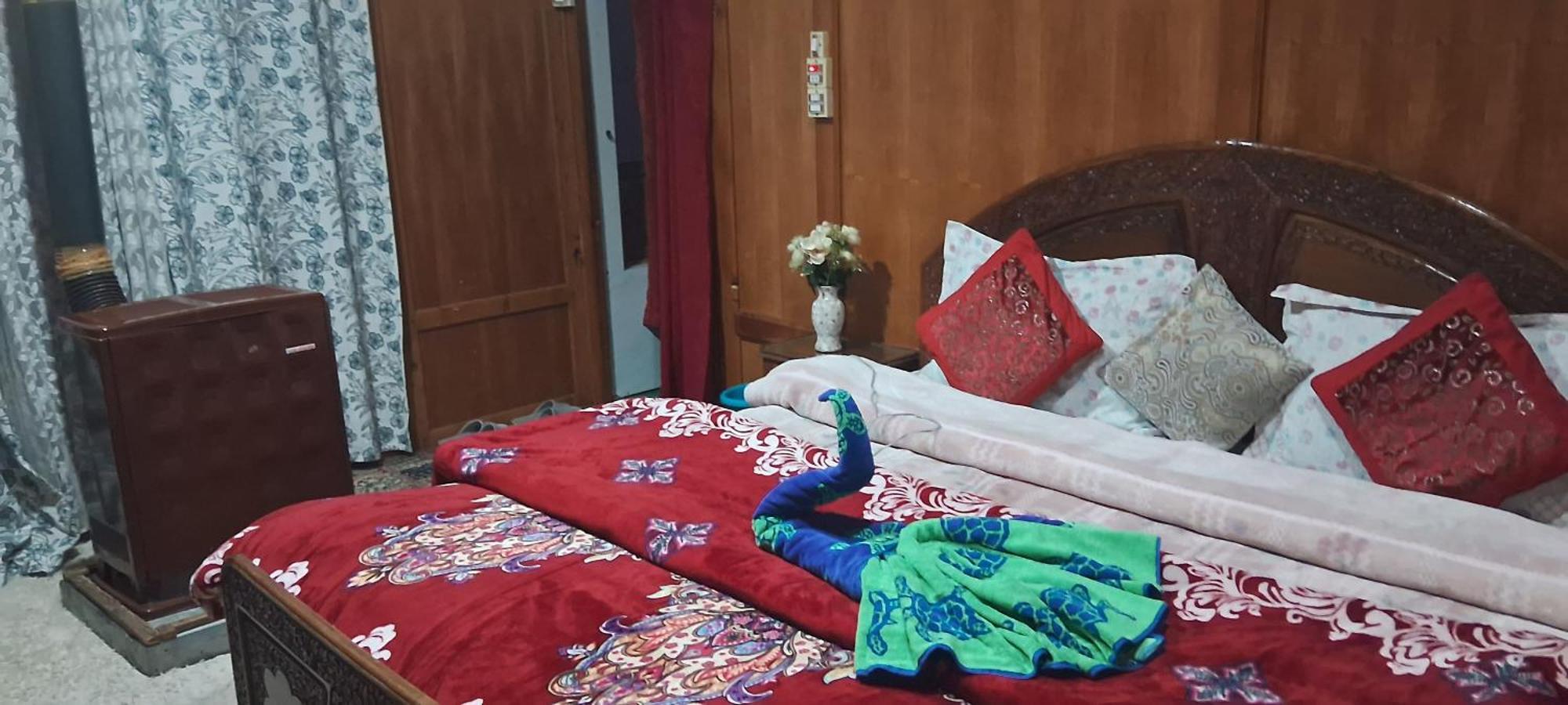 Goona Palace Houseboats Srīnagar Extérieur photo