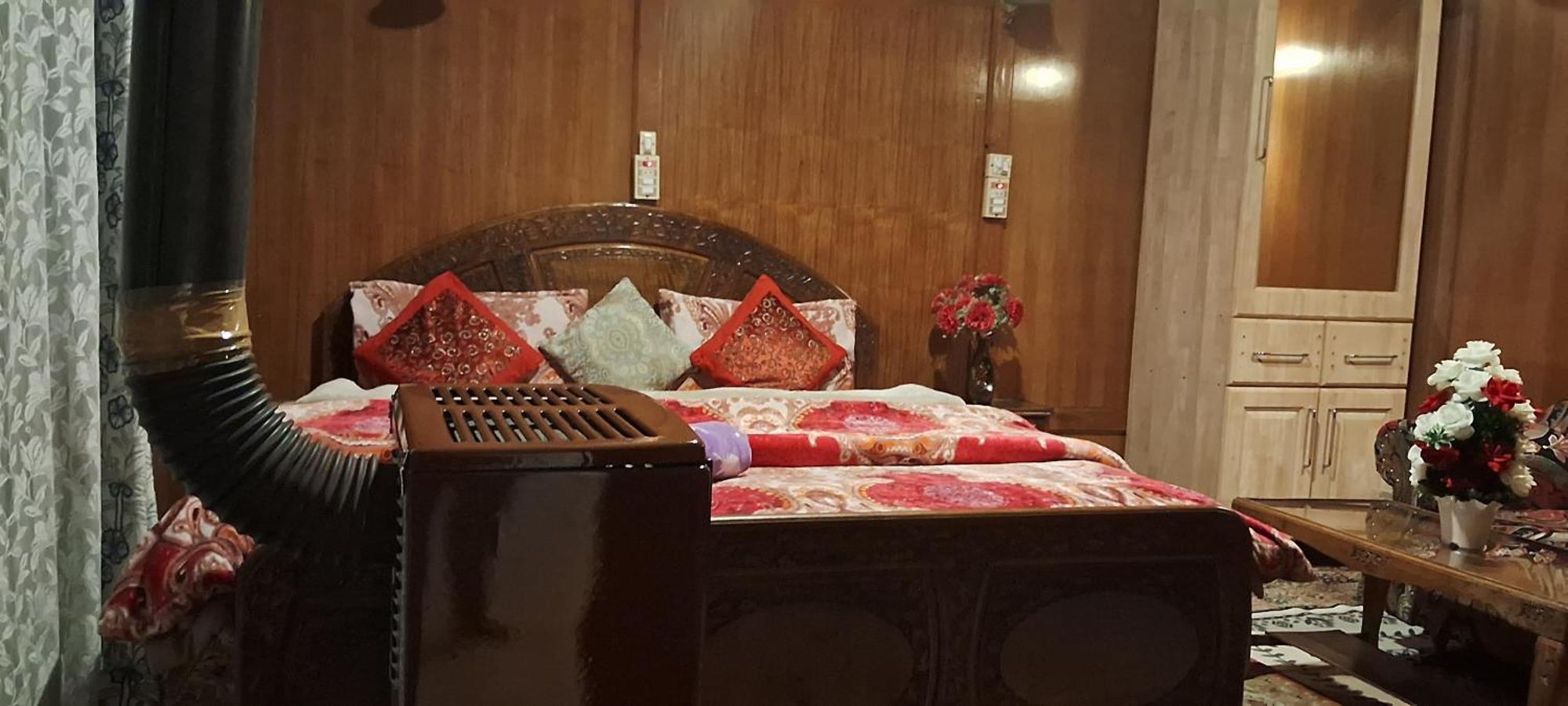 Goona Palace Houseboats Srīnagar Extérieur photo