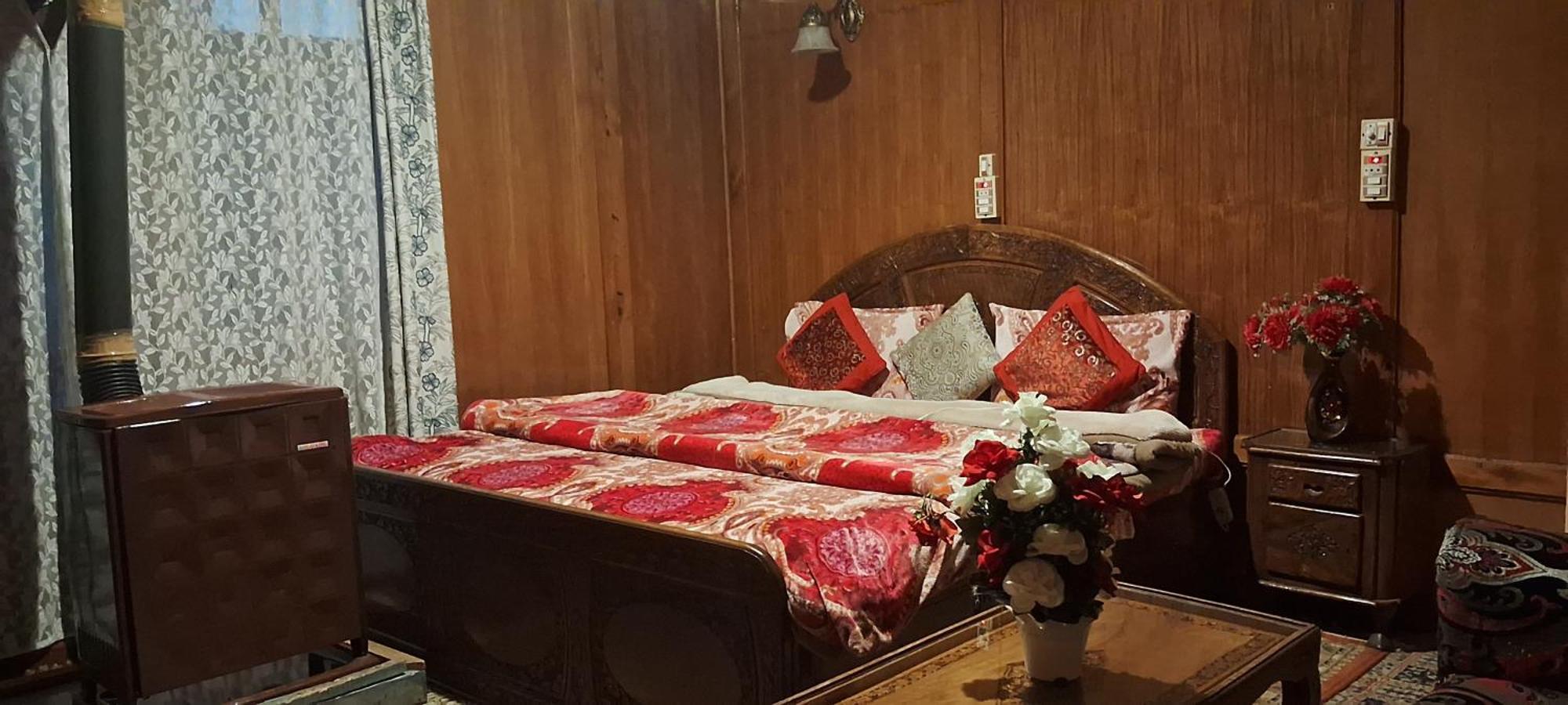 Goona Palace Houseboats Srīnagar Extérieur photo