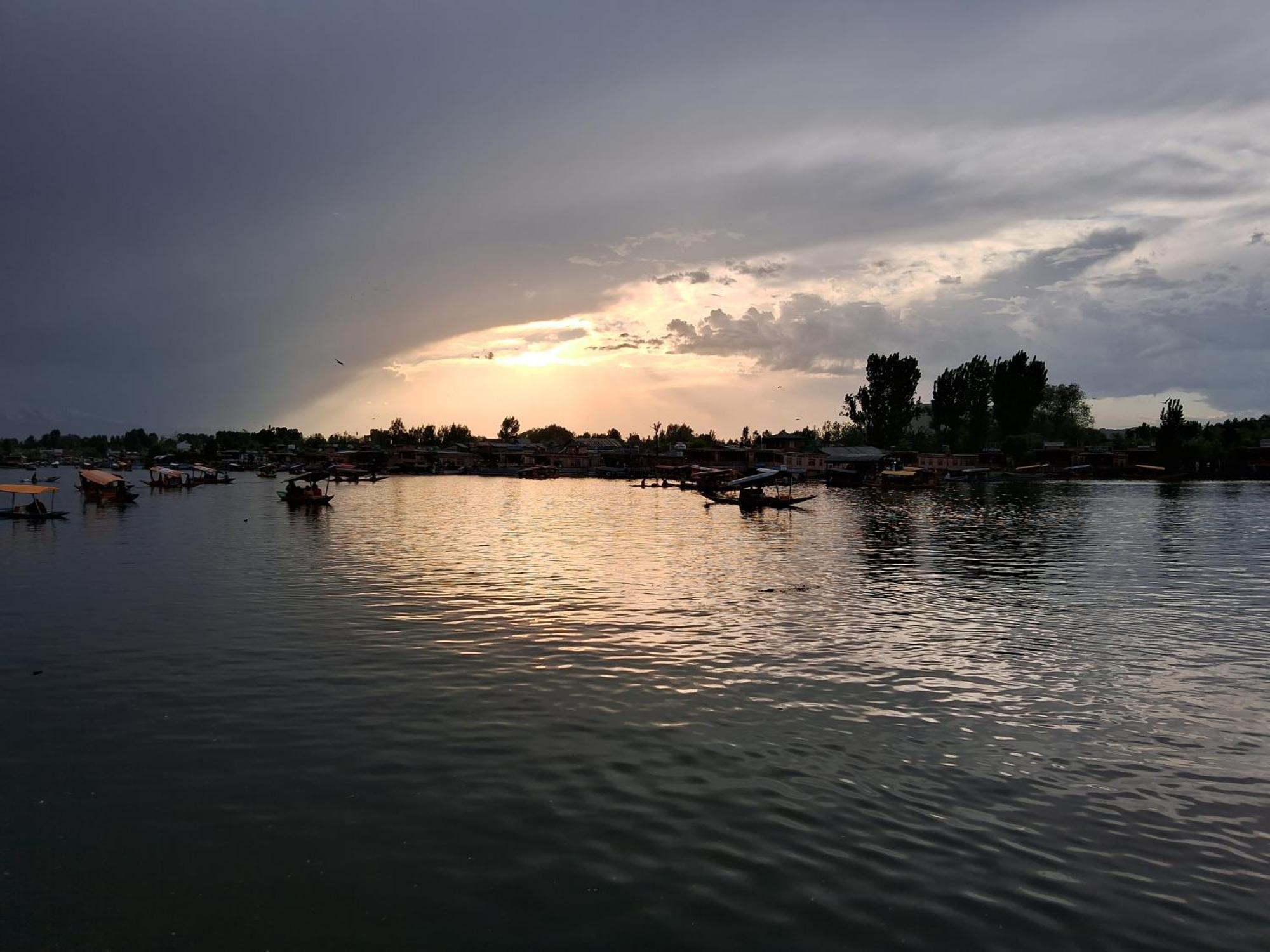 Goona Palace Houseboats Srīnagar Extérieur photo