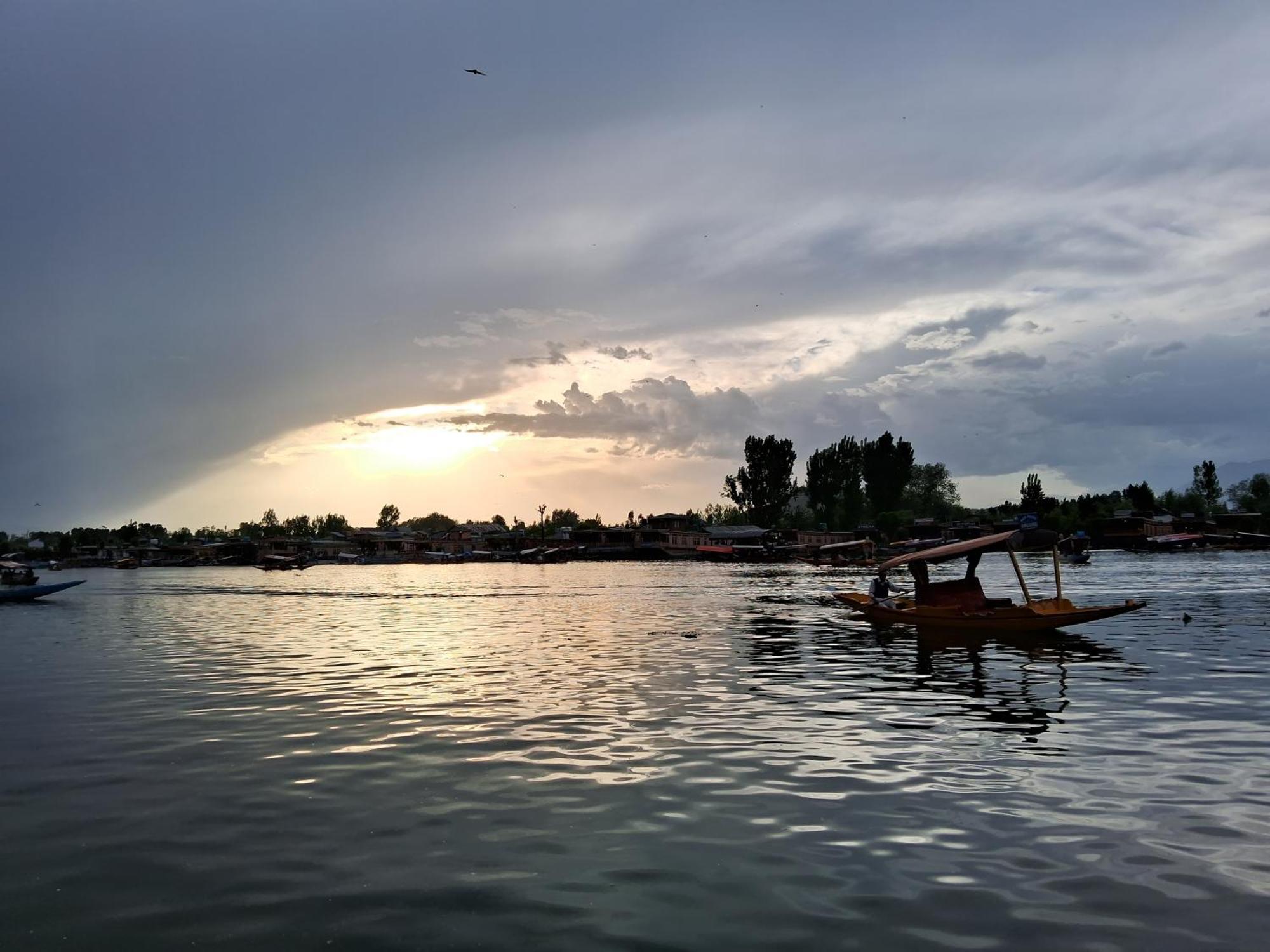 Goona Palace Houseboats Srīnagar Extérieur photo