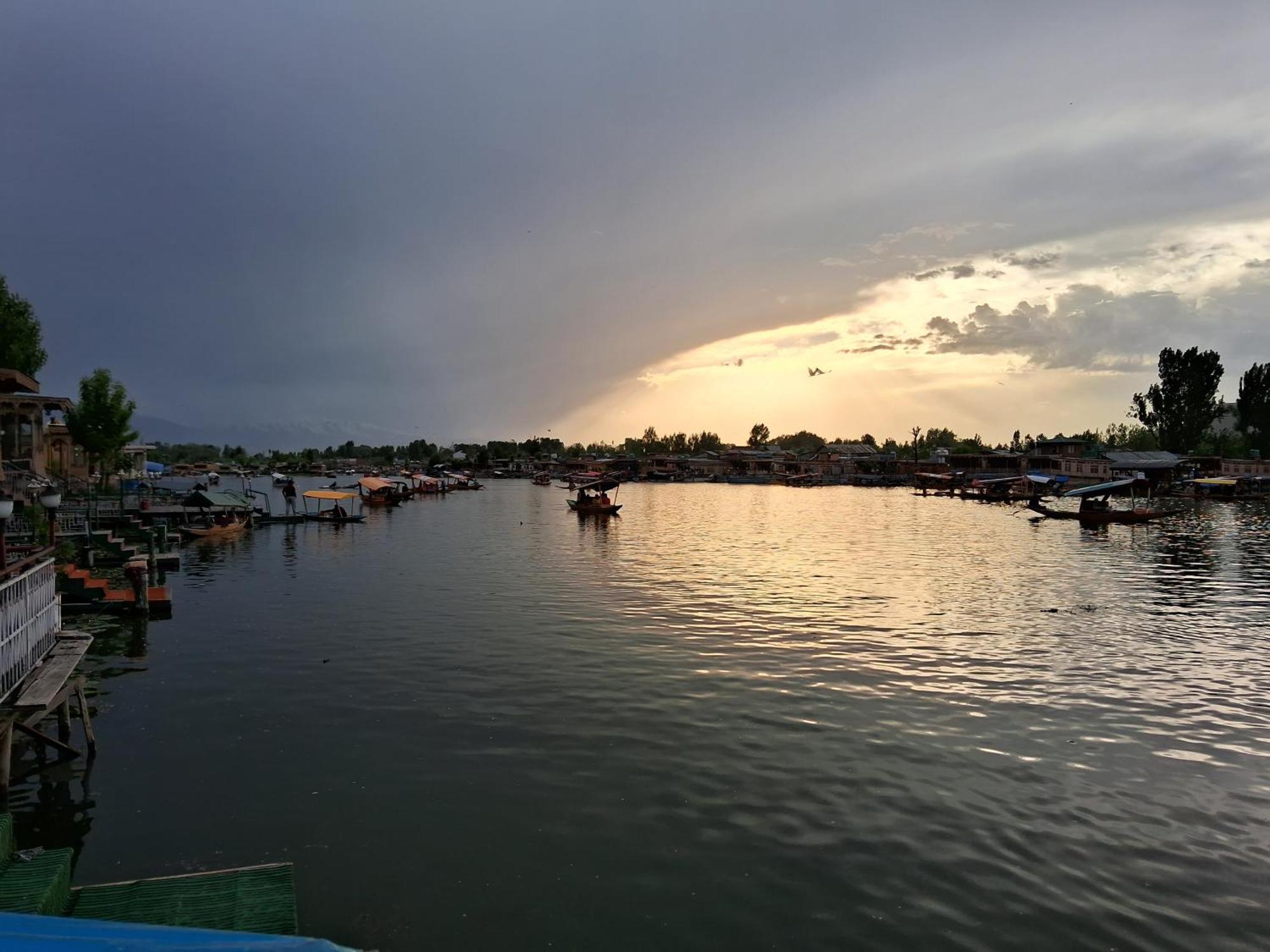 Goona Palace Houseboats Srīnagar Extérieur photo
