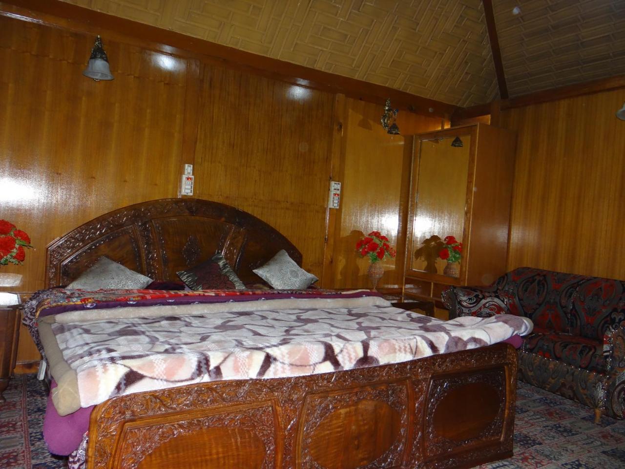 Goona Palace Houseboats Srīnagar Extérieur photo