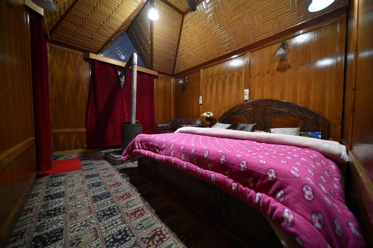 Goona Palace Houseboats Srīnagar Extérieur photo