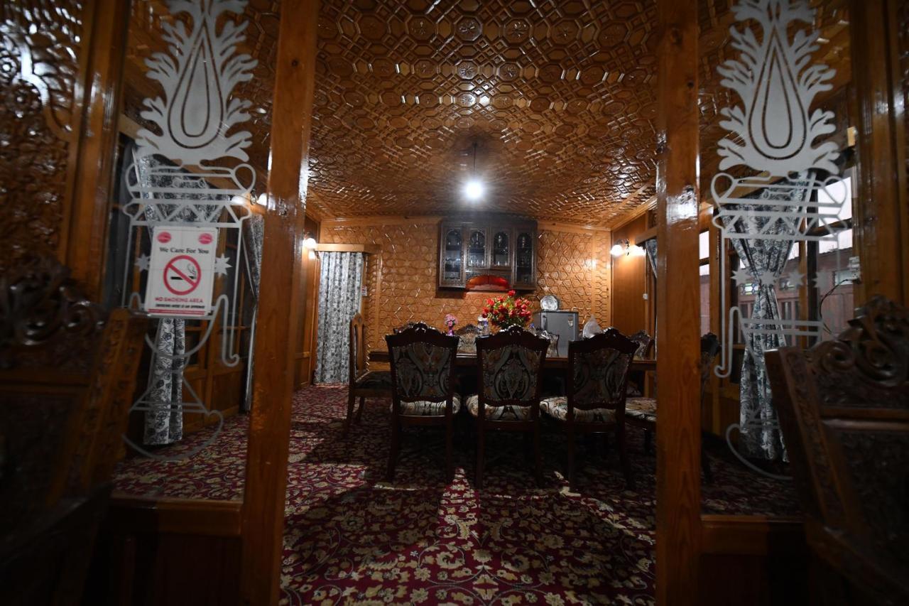 Goona Palace Houseboats Srīnagar Extérieur photo