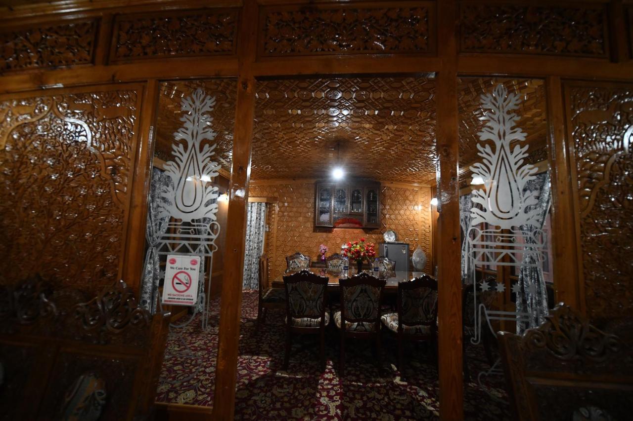 Goona Palace Houseboats Srīnagar Extérieur photo