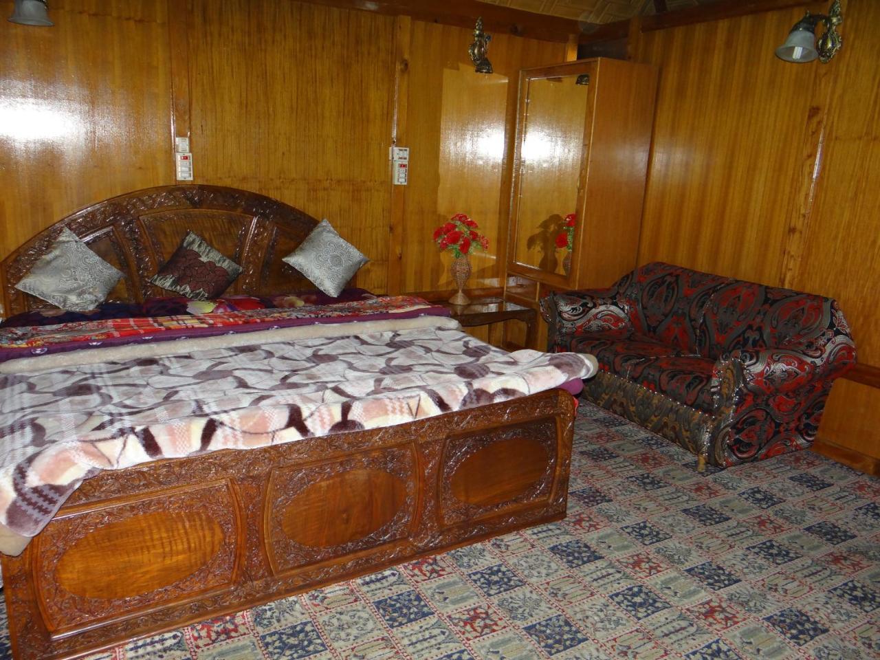 Goona Palace Houseboats Srīnagar Extérieur photo