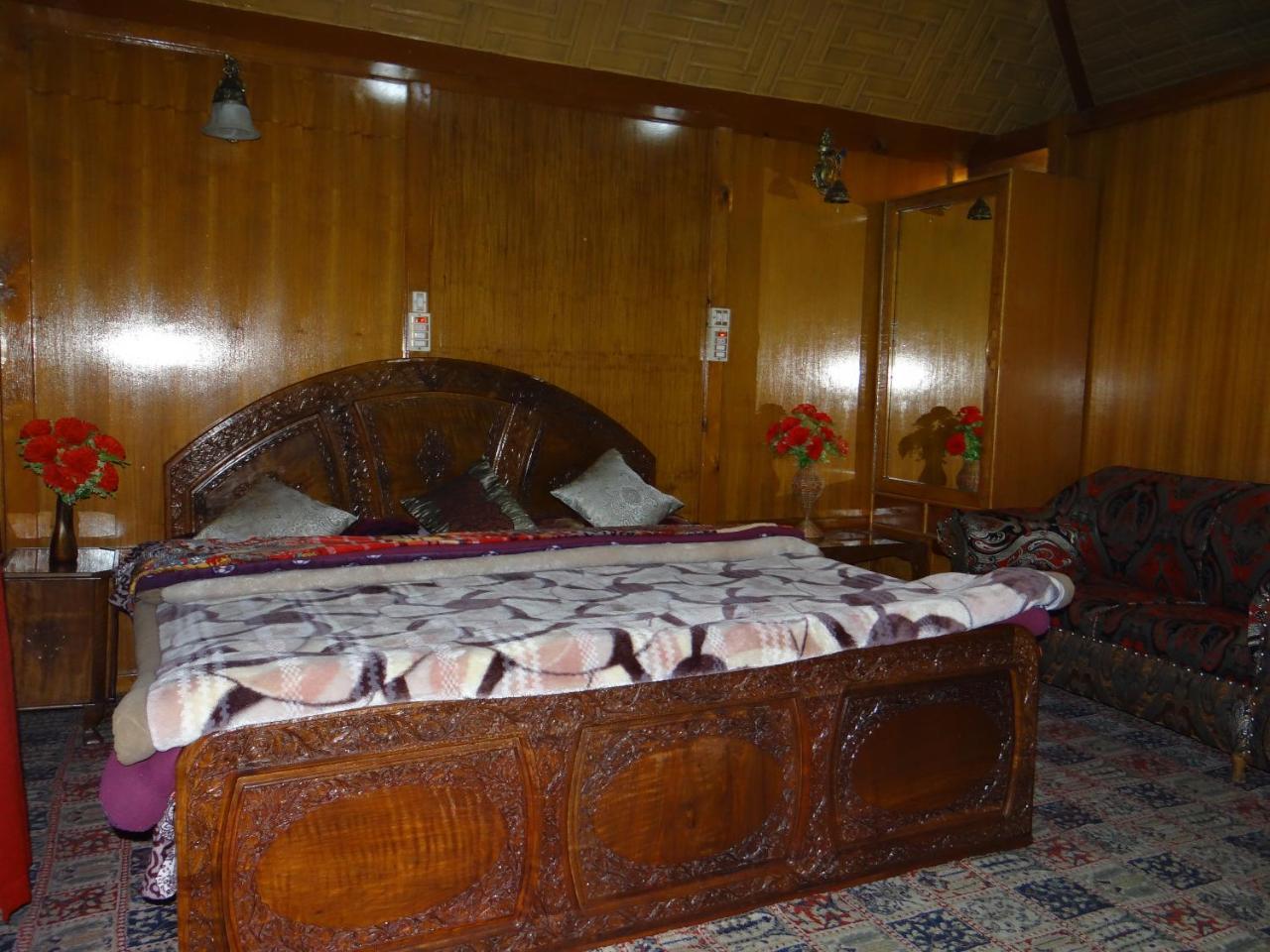 Goona Palace Houseboats Srīnagar Extérieur photo