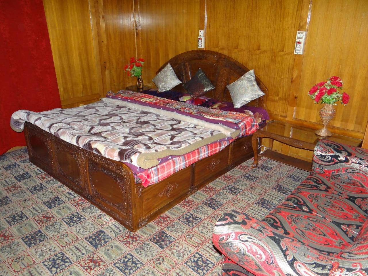 Goona Palace Houseboats Srīnagar Extérieur photo